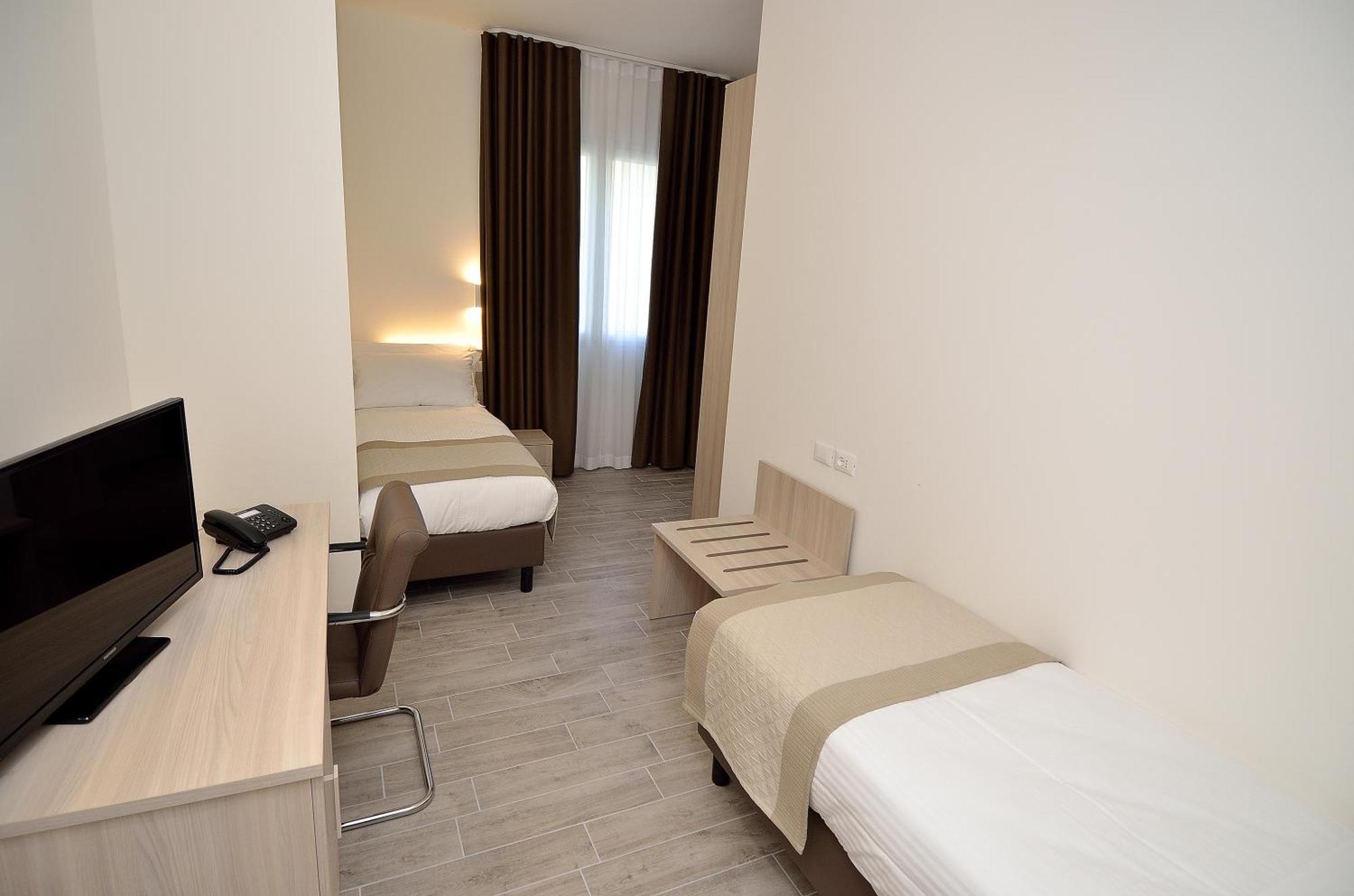 Hotel Nuova 3*